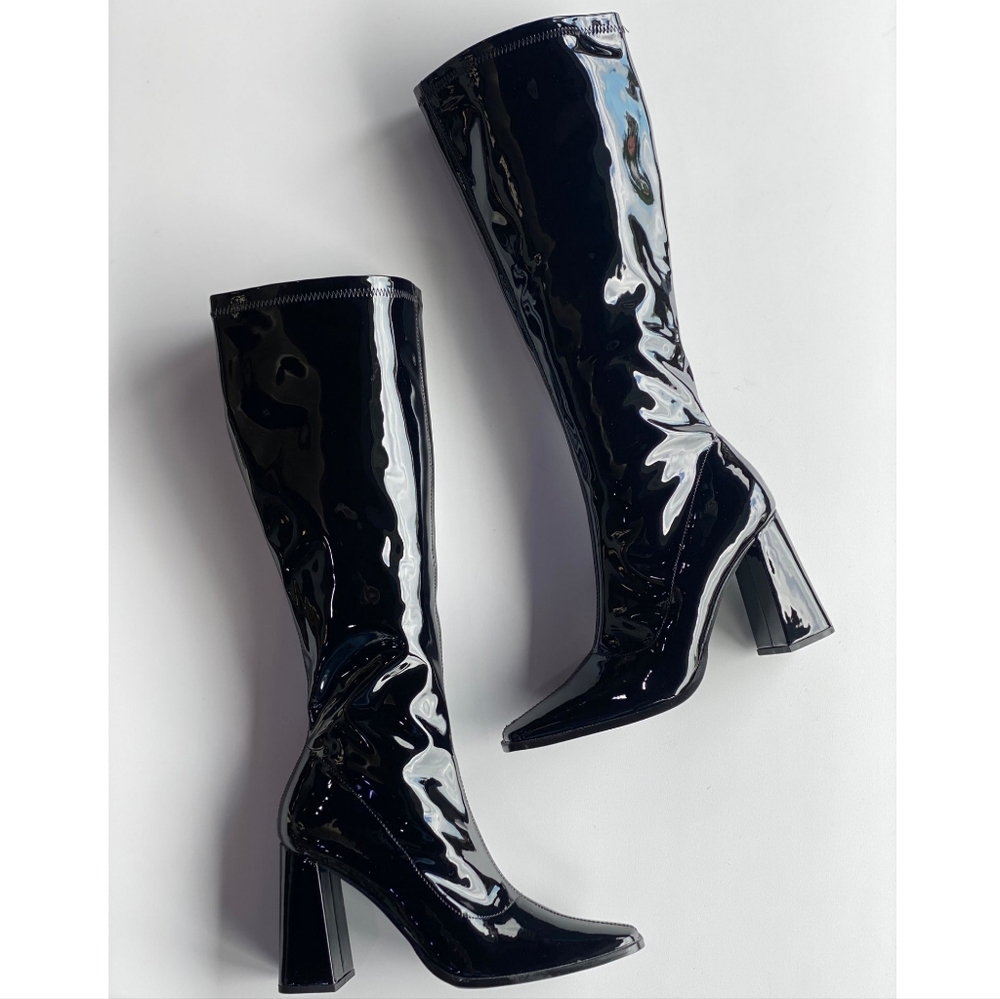𝙇𝙖𝙨𝙩 𝙎𝙞𝙯 9🖤Downtown Muse Patent Boot - BLACK PATENT - Picture 2 of 12